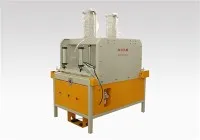 Qual é a função do motor em uma máquina de enrolamento de travesseiros?